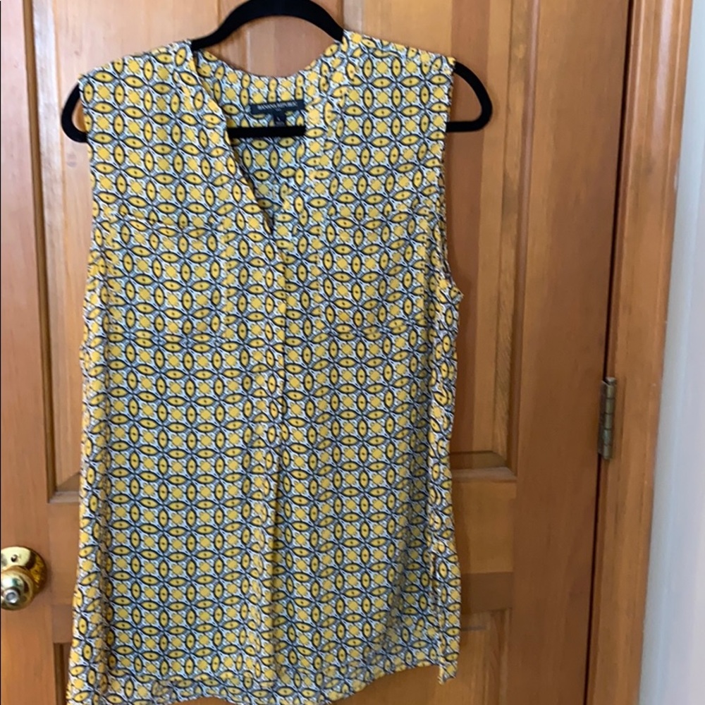 Banana Republic sleeveless shirt
